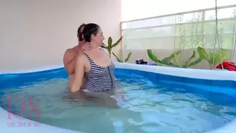 Outdoor sex. Fuck a chick in the mouth and vagina when she is underwater! one