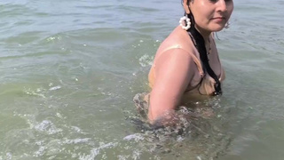 Desi puja bhabhi fuck in the river