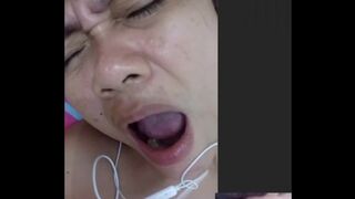 FILIPINA MILF CHARLINA PEREZ FROM CEBU FINGERING HER ASS-HOLE AND SCREAMING IN PAIN